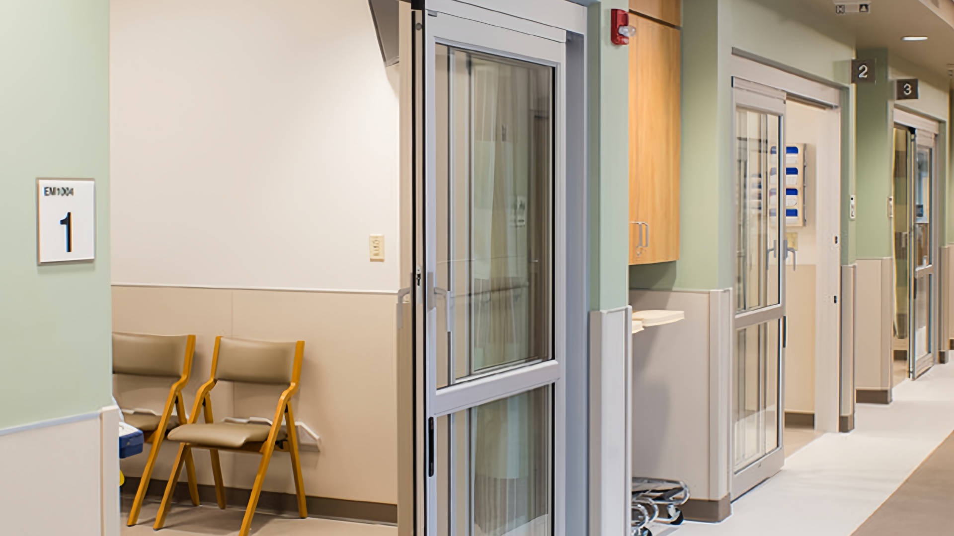  FRP Vs Stainless Steel in Healthcare Furniture