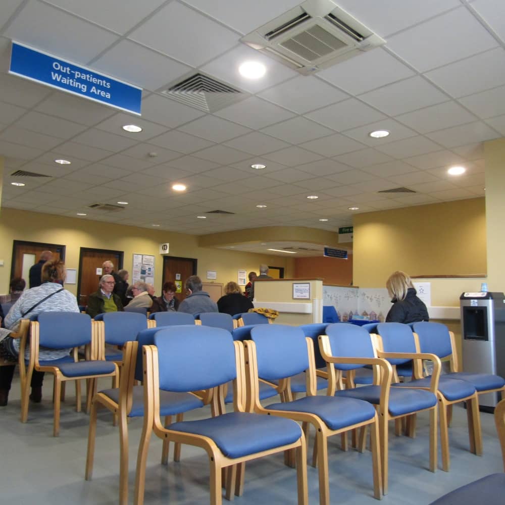 -2020-02-03_Out_patients_waiting_room_inside_Cromer_and_District_Hospital