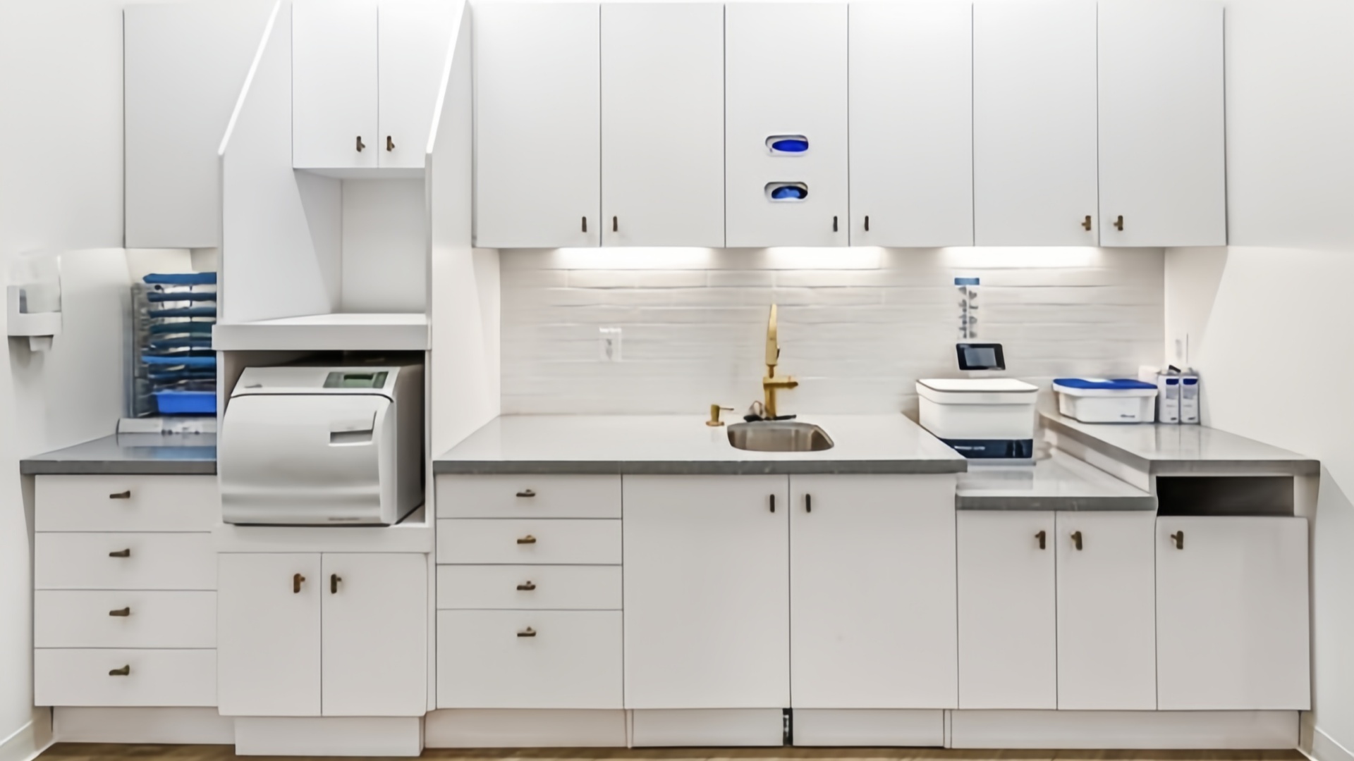 The Essential Role of Integrated Sinks in Medical Cabinets: Enhancing Hygiene, Efficiency, And Compliance