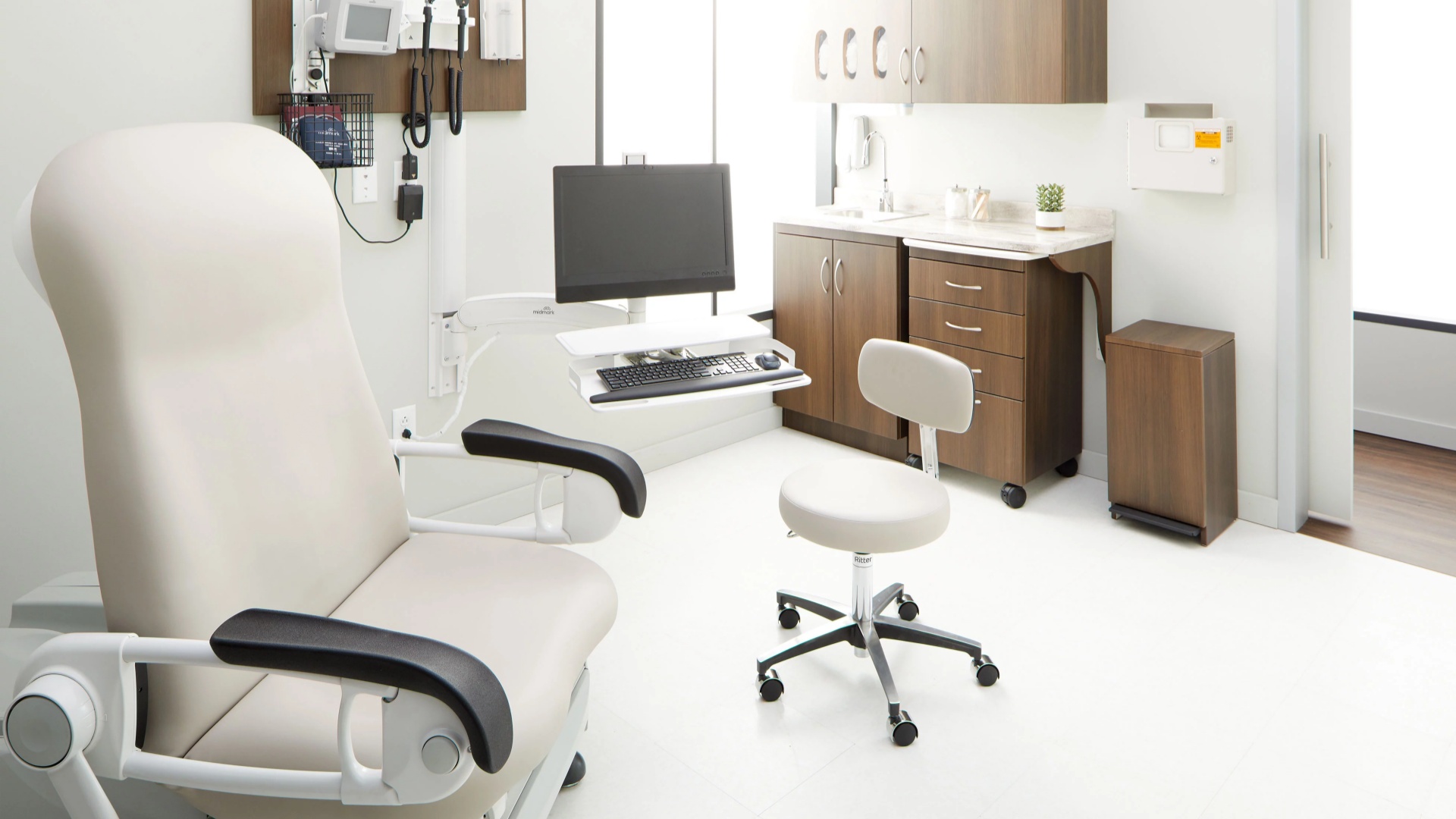 Midmark patient room layout