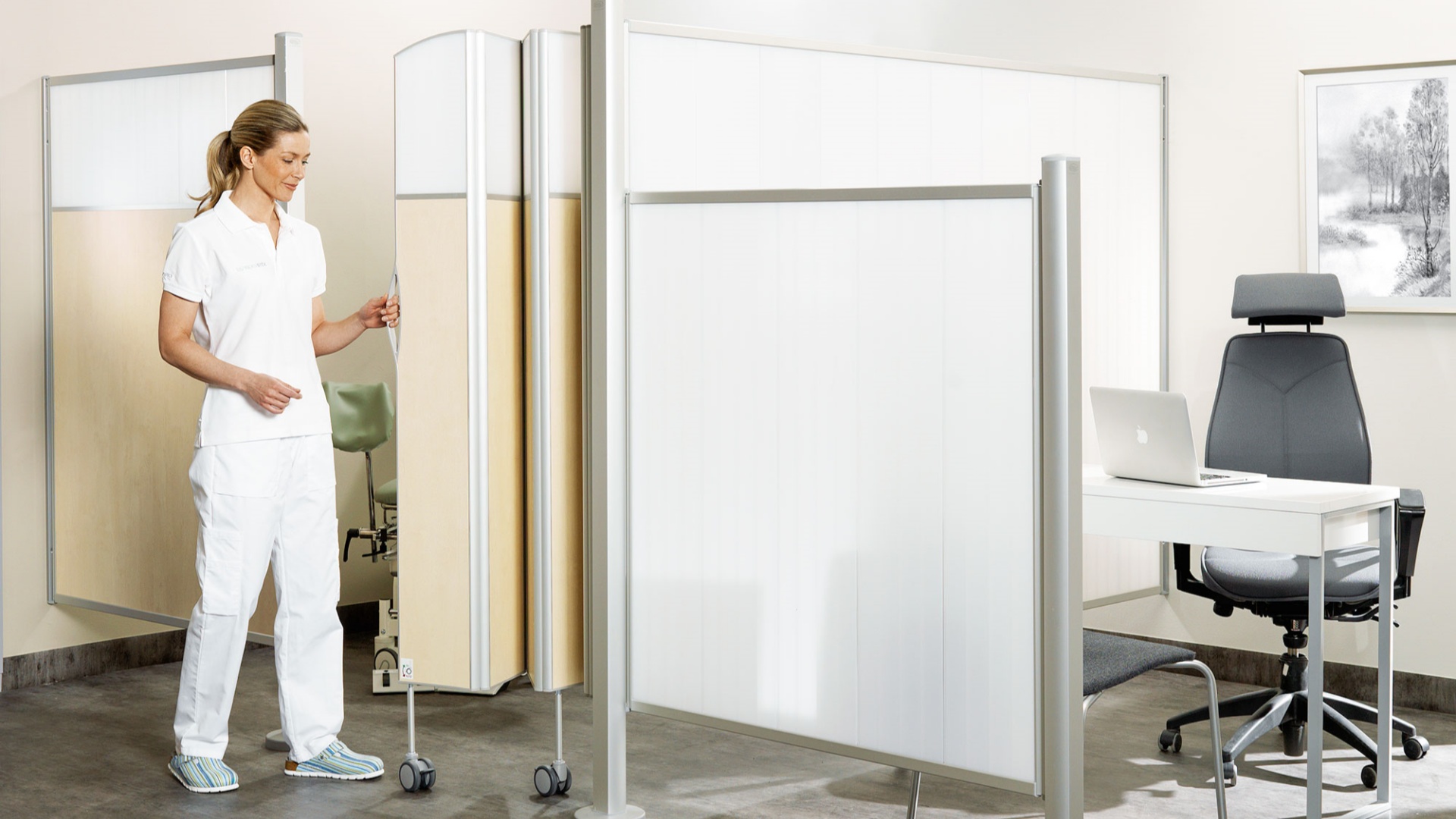 movable partitions in hospital